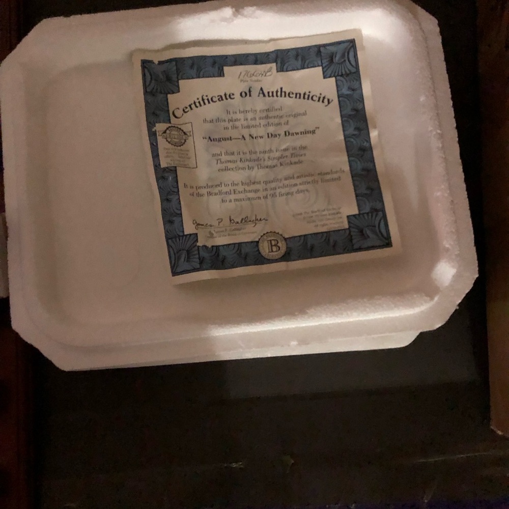 Thomas Kinkade Collection - Picture 2 of 4